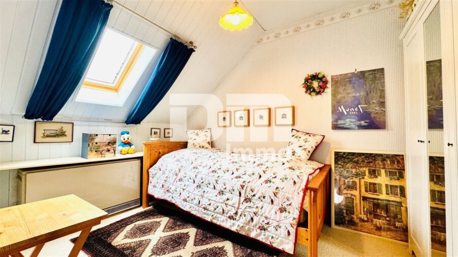 Gepflegtes 1 bis 2 Familienhaus in gesuchter Ortsrandlage mit Panoramablick - OG / DG Gäste / Kind / Büro